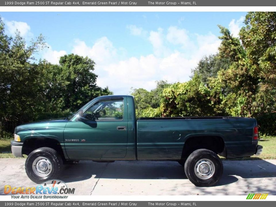 1999 Dodge Ram 2500 ST Regular Cab 4x4 Emerald Green Pearl / Mist Gray Photo #5