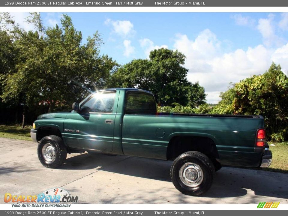 1999 Dodge Ram 2500 ST Regular Cab 4x4 Emerald Green Pearl / Mist Gray Photo #6