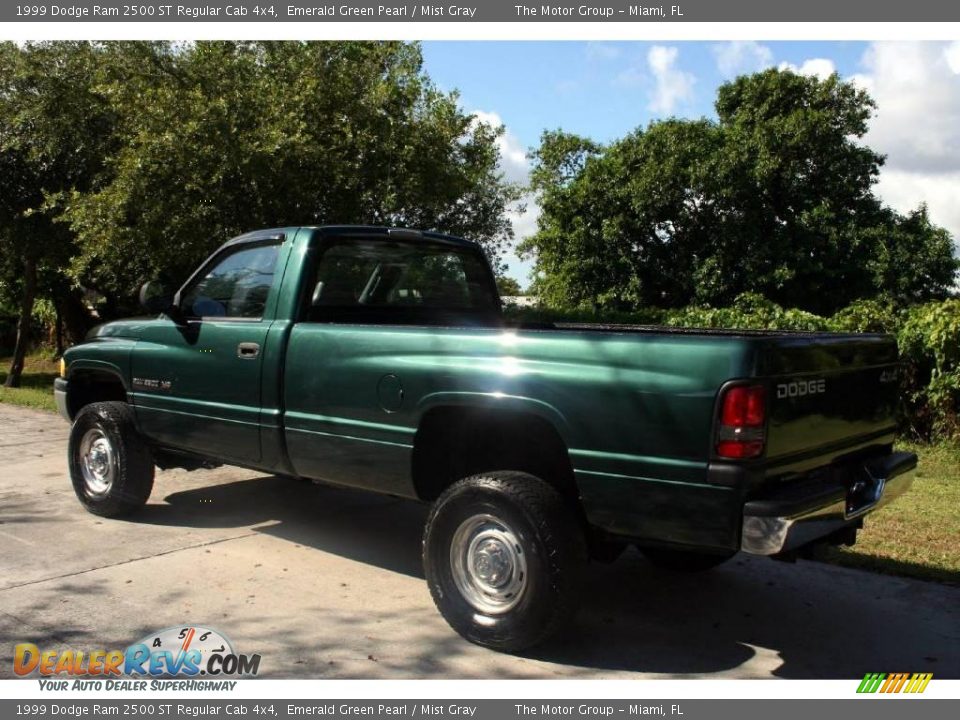 1999 Dodge Ram 2500 ST Regular Cab 4x4 Emerald Green Pearl / Mist Gray Photo #7