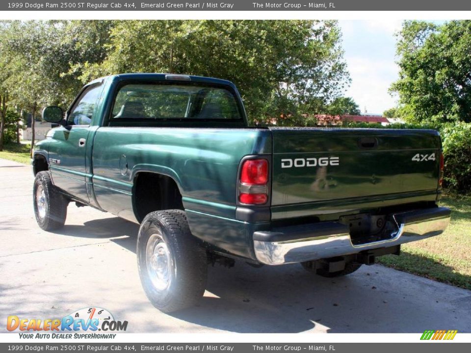 1999 Dodge Ram 2500 ST Regular Cab 4x4 Emerald Green Pearl / Mist Gray Photo #8