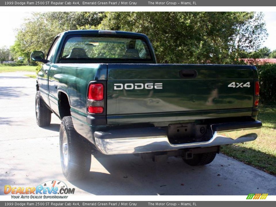 1999 Dodge Ram 2500 ST Regular Cab 4x4 Emerald Green Pearl / Mist Gray Photo #9