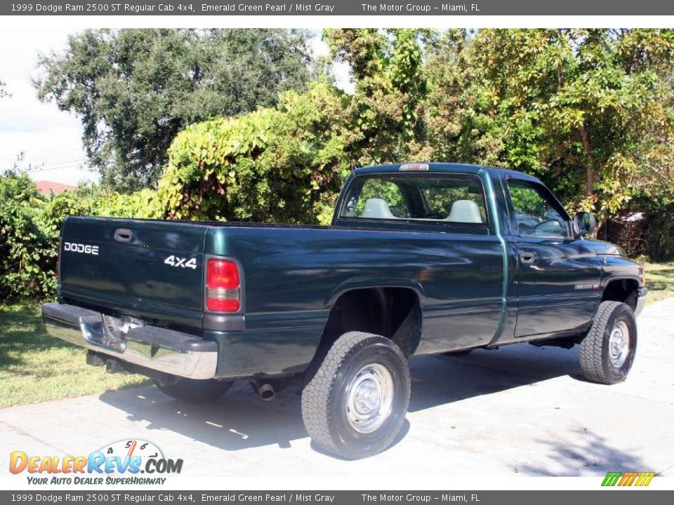 1999 Dodge Ram 2500 ST Regular Cab 4x4 Emerald Green Pearl / Mist Gray Photo #12