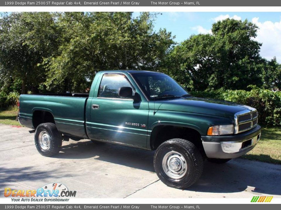 1999 Dodge Ram 2500 ST Regular Cab 4x4 Emerald Green Pearl / Mist Gray Photo #17