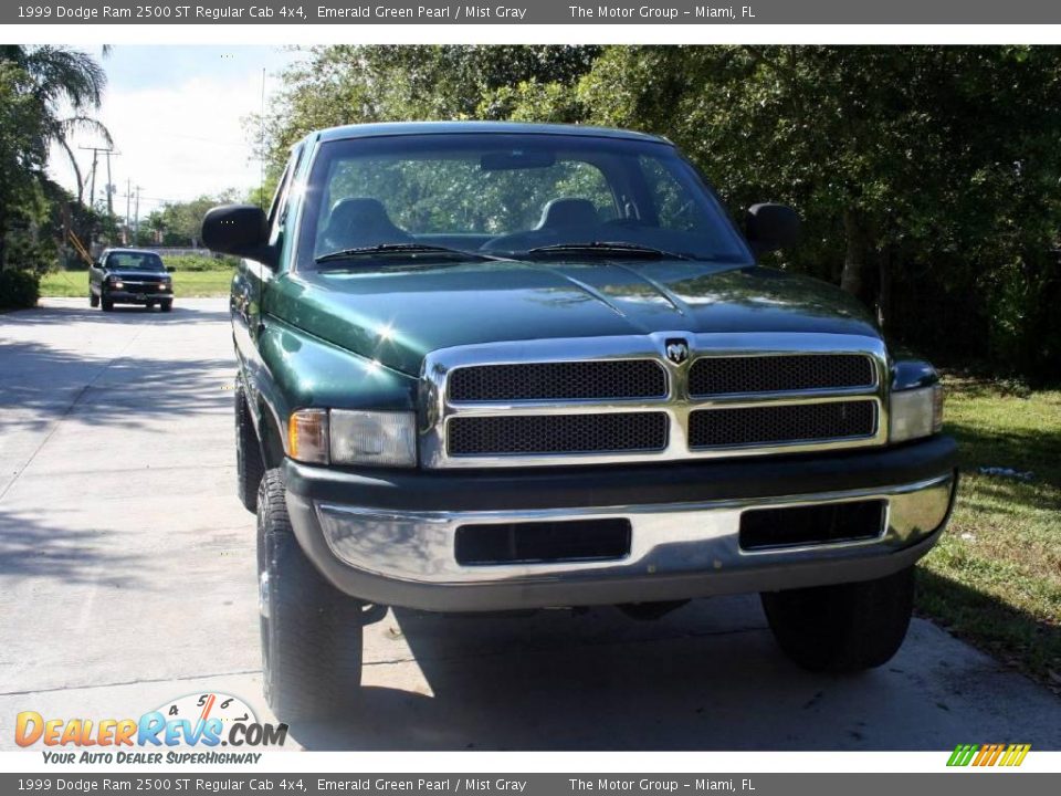 1999 Dodge Ram 2500 ST Regular Cab 4x4 Emerald Green Pearl / Mist Gray Photo #20