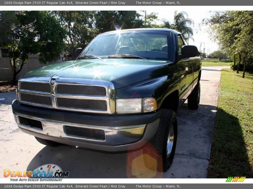 1999 Dodge Ram 2500 ST Regular Cab 4x4 Emerald Green Pearl / Mist Gray Photo #24