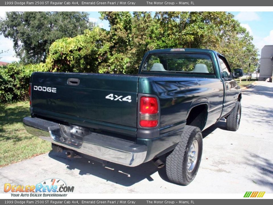 1999 Dodge Ram 2500 ST Regular Cab 4x4 Emerald Green Pearl / Mist Gray Photo #26