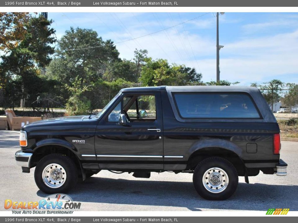 1996 Ford Bronco XLT 4x4 Black / Beige Photo #2