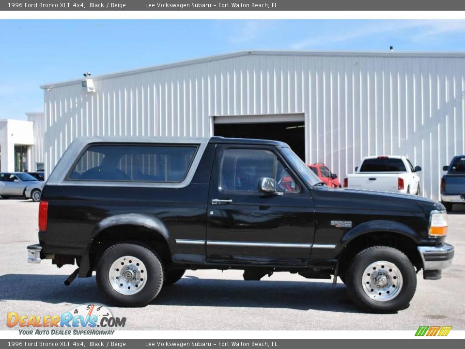 1996 Ford Bronco XLT 4x4 Black / Beige Photo #5