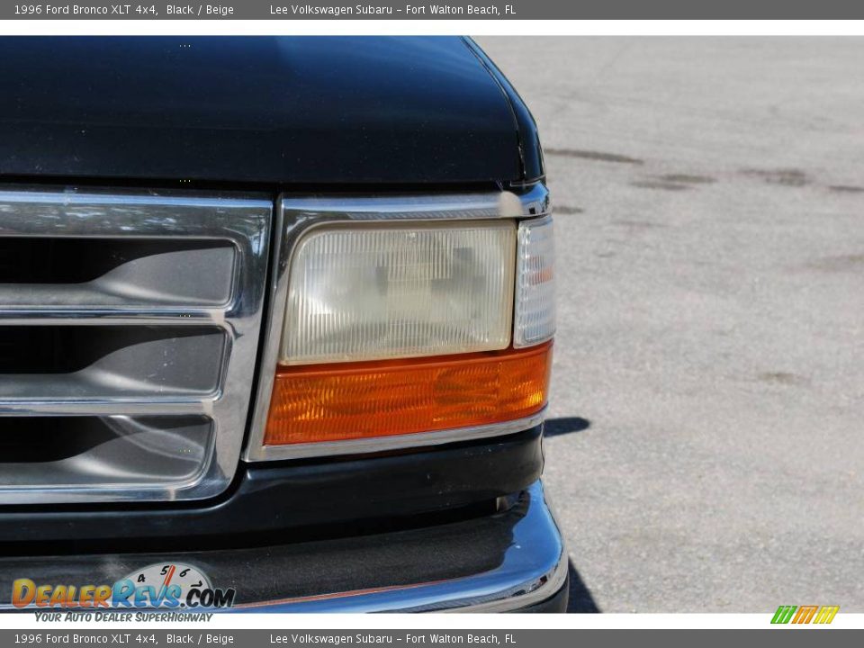 1996 Ford Bronco XLT 4x4 Black / Beige Photo #8