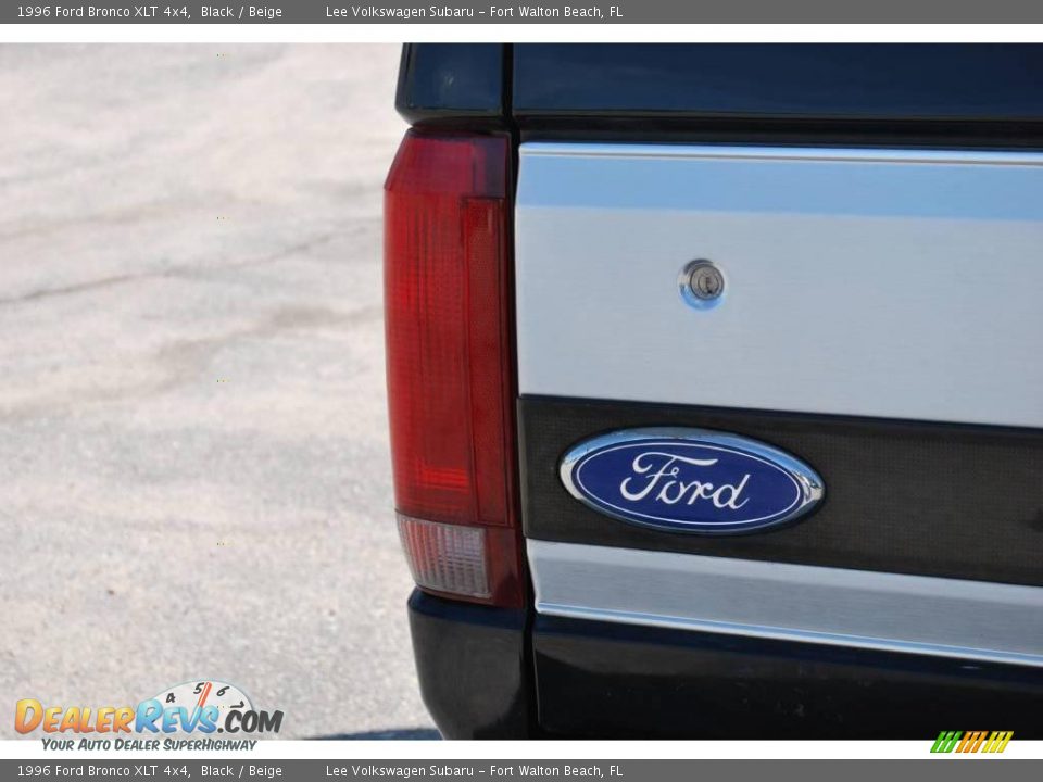 1996 Ford Bronco XLT 4x4 Black / Beige Photo #9