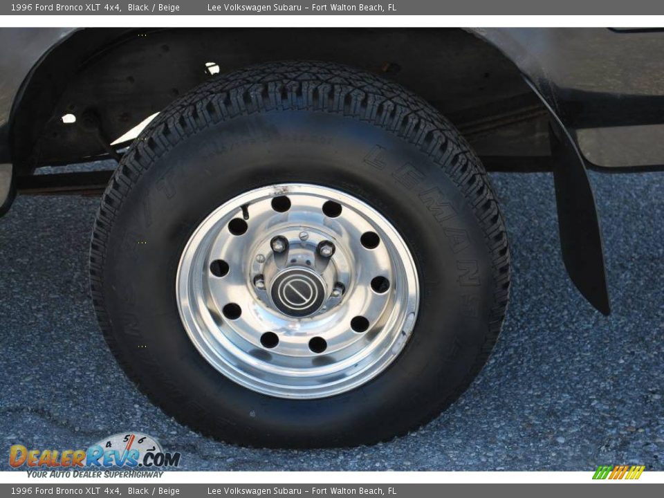 1996 Ford Bronco XLT 4x4 Black / Beige Photo #10