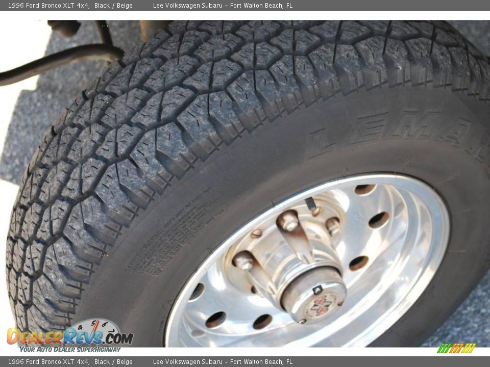 1996 Ford Bronco XLT 4x4 Black / Beige Photo #11