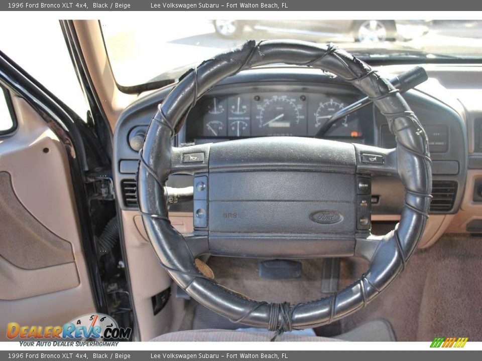 1996 Ford Bronco XLT 4x4 Black / Beige Photo #17