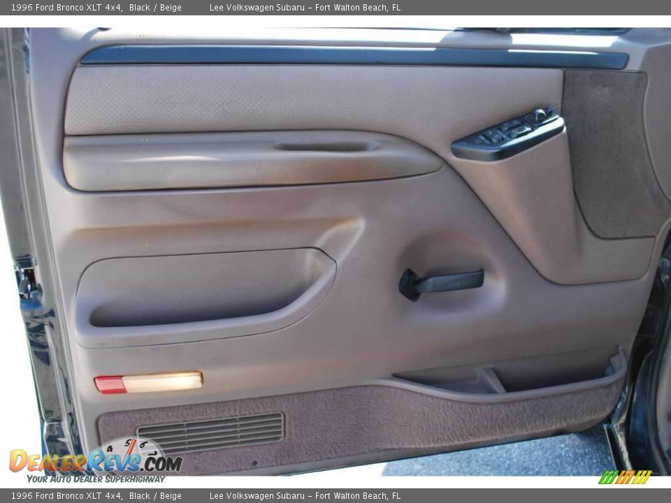 1996 Ford Bronco XLT 4x4 Black / Beige Photo #20