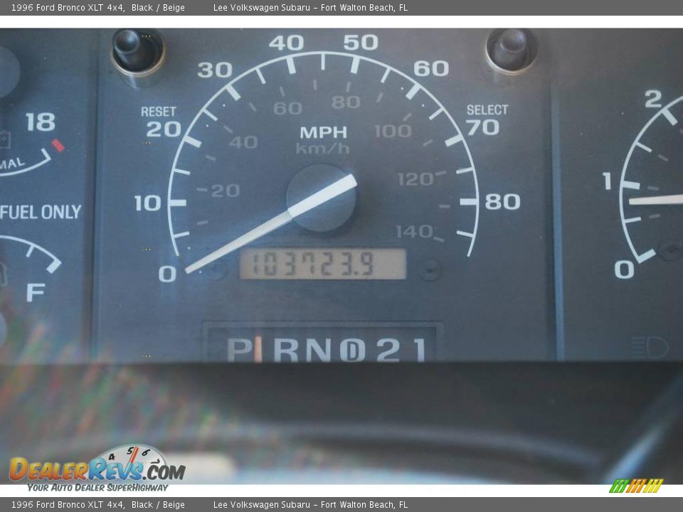 1996 Ford Bronco XLT 4x4 Black / Beige Photo #25