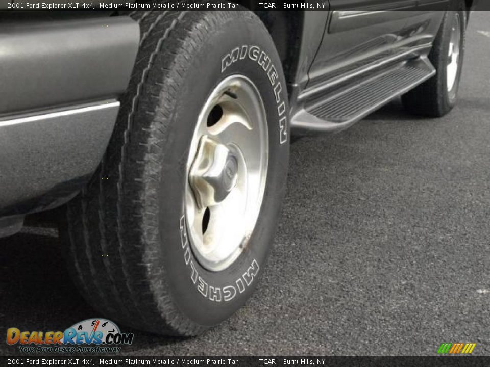 2001 Ford Explorer XLT 4x4 Medium Platinum Metallic / Medium Prairie Tan Photo #7