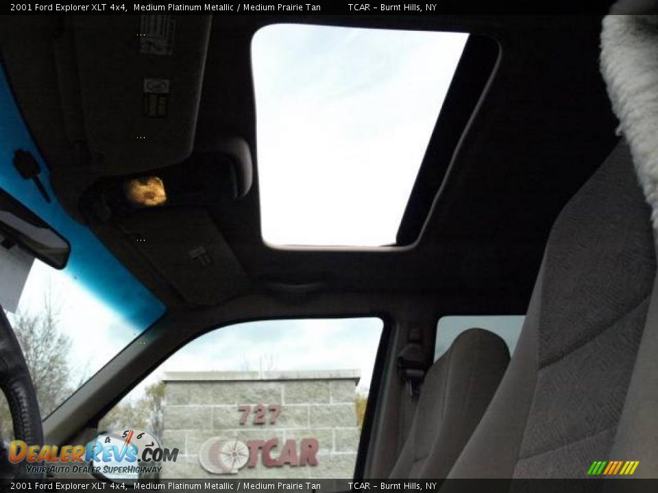 2001 Ford Explorer XLT 4x4 Medium Platinum Metallic / Medium Prairie Tan Photo #12