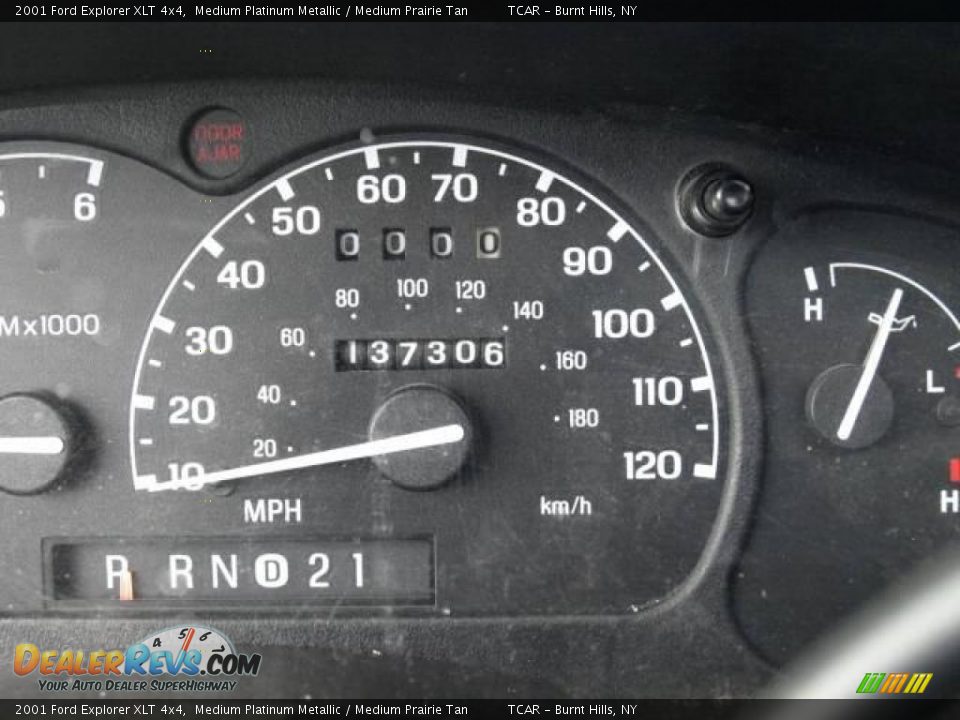 2001 Ford Explorer XLT 4x4 Medium Platinum Metallic / Medium Prairie Tan Photo #13