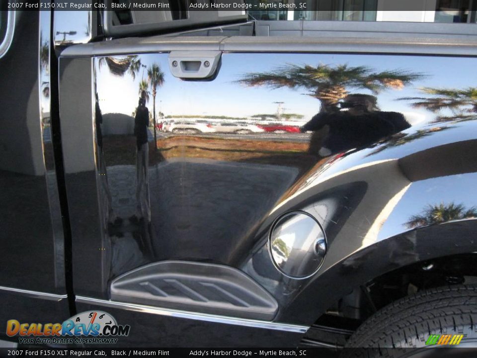 2007 Ford F150 XLT Regular Cab Black / Medium Flint Photo #7