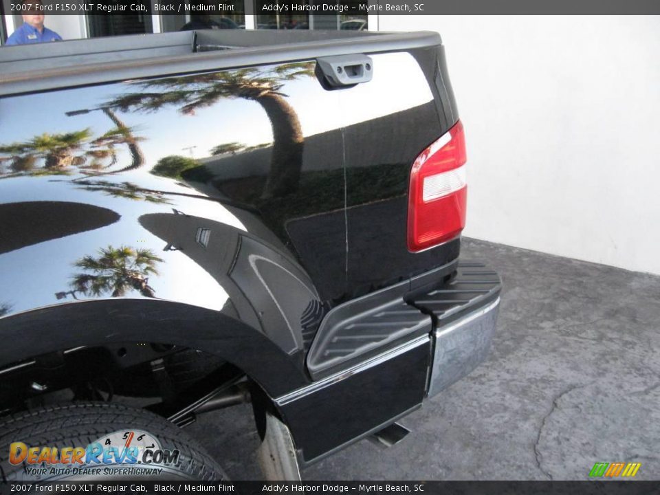 2007 Ford F150 XLT Regular Cab Black / Medium Flint Photo #8
