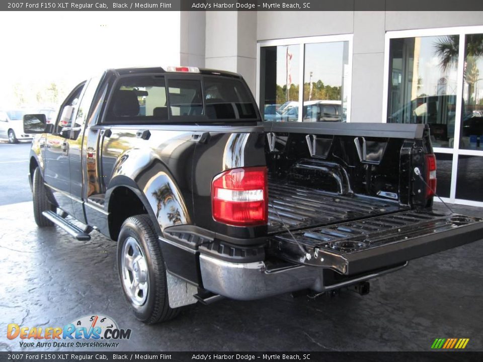 2007 Ford F150 XLT Regular Cab Black / Medium Flint Photo #11