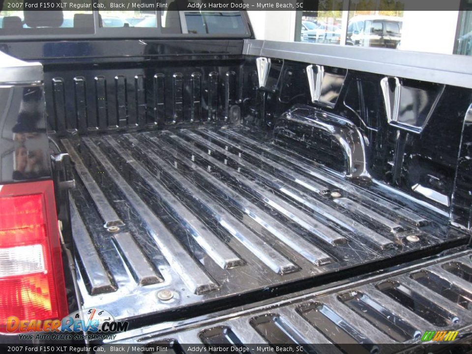 2007 Ford F150 XLT Regular Cab Black / Medium Flint Photo #12
