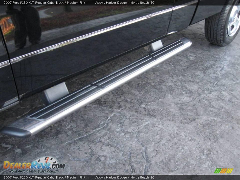 2007 Ford F150 XLT Regular Cab Black / Medium Flint Photo #14