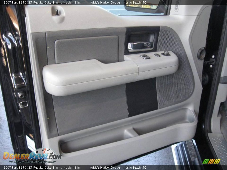 2007 Ford F150 XLT Regular Cab Black / Medium Flint Photo #19