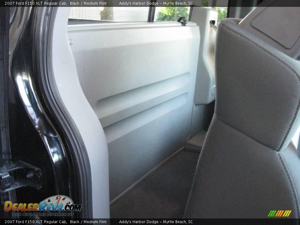 2007 Ford F150 XLT Regular Cab Black / Medium Flint Photo #23