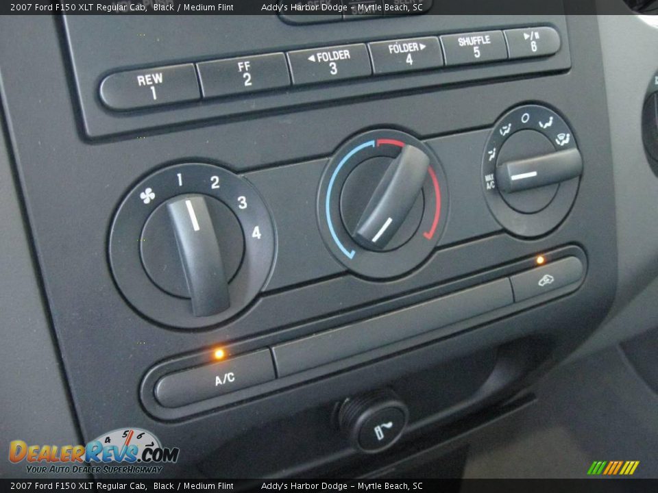 2007 Ford F150 XLT Regular Cab Black / Medium Flint Photo #30