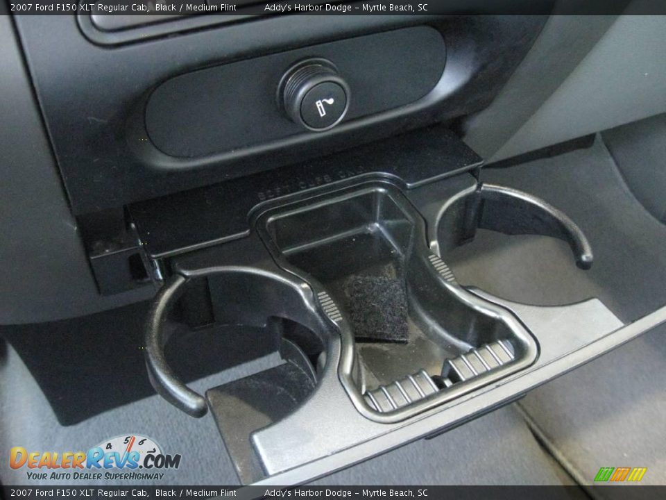 2007 Ford F150 XLT Regular Cab Black / Medium Flint Photo #31