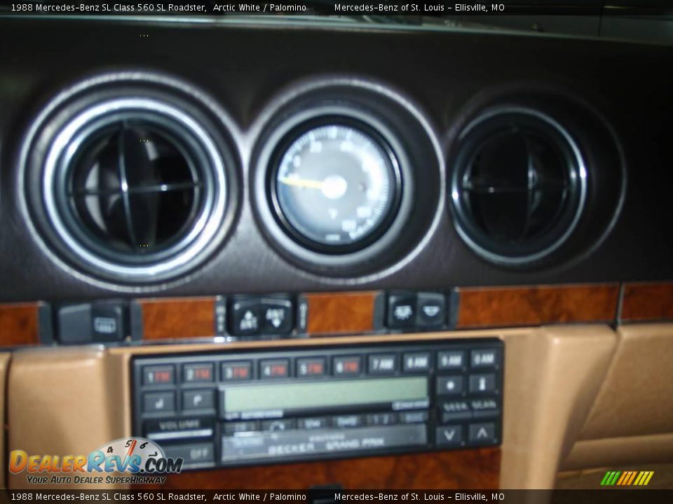 1988 Mercedes-Benz SL Class 560 SL Roadster Arctic White / Palomino Photo #11