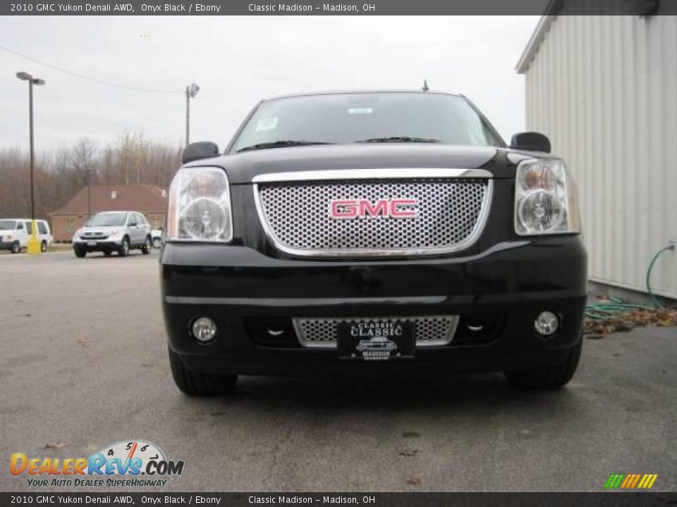 2010 GMC Yukon Denali AWD Onyx Black / Ebony Photo #2