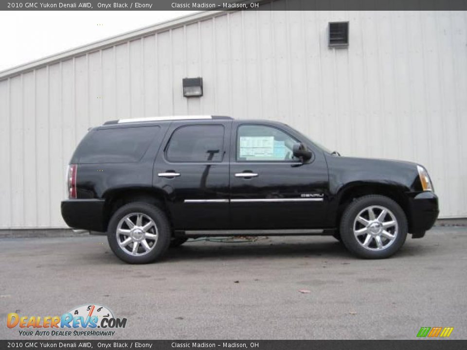 2010 GMC Yukon Denali AWD Onyx Black / Ebony Photo #4