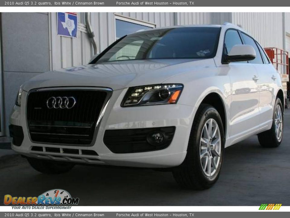 2010 Audi Q5 3.2 quattro Ibis White / Cinnamon Brown Photo #1