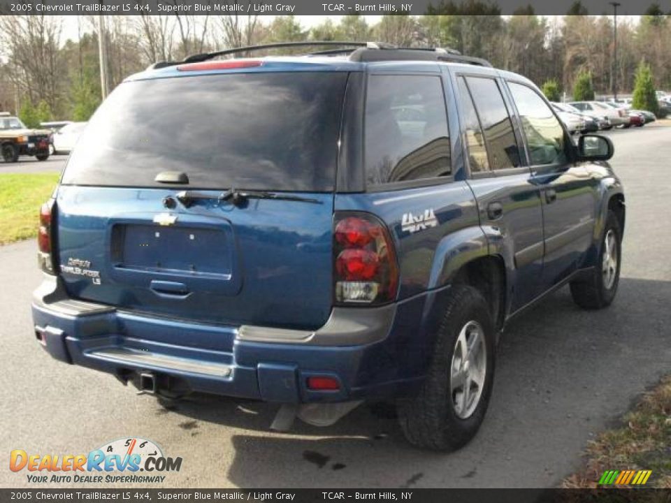 2005 Chevrolet TrailBlazer LS 4x4 Superior Blue Metallic / Light Gray Photo #4