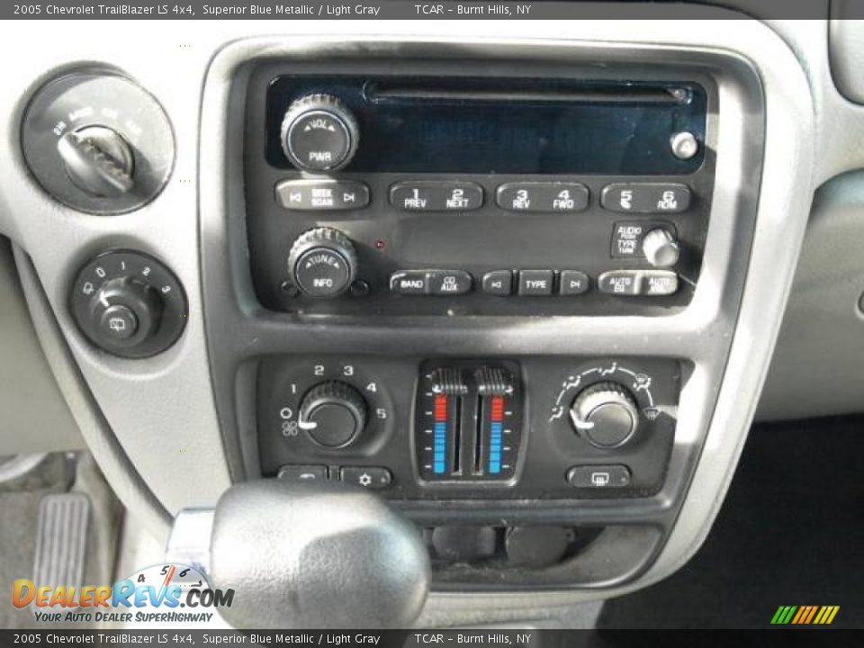 2005 Chevrolet TrailBlazer LS 4x4 Superior Blue Metallic / Light Gray Photo #11