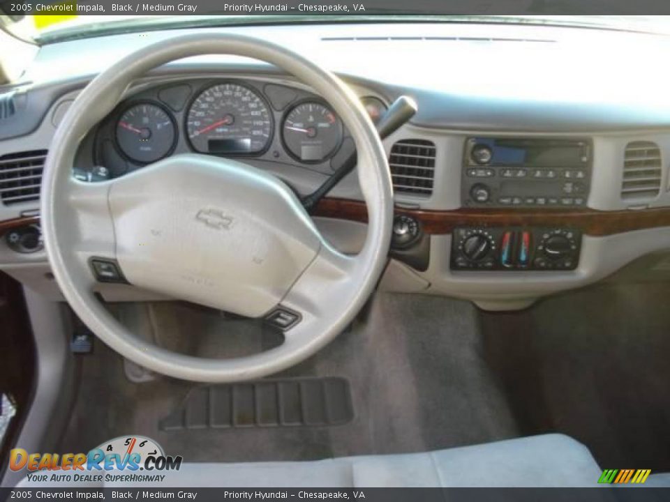 2005 Chevrolet Impala Black / Medium Gray Photo #10