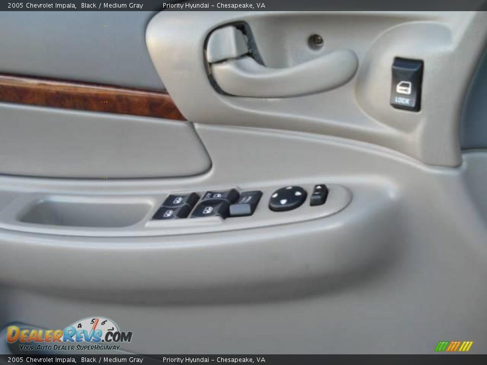 2005 Chevrolet Impala Black / Medium Gray Photo #11