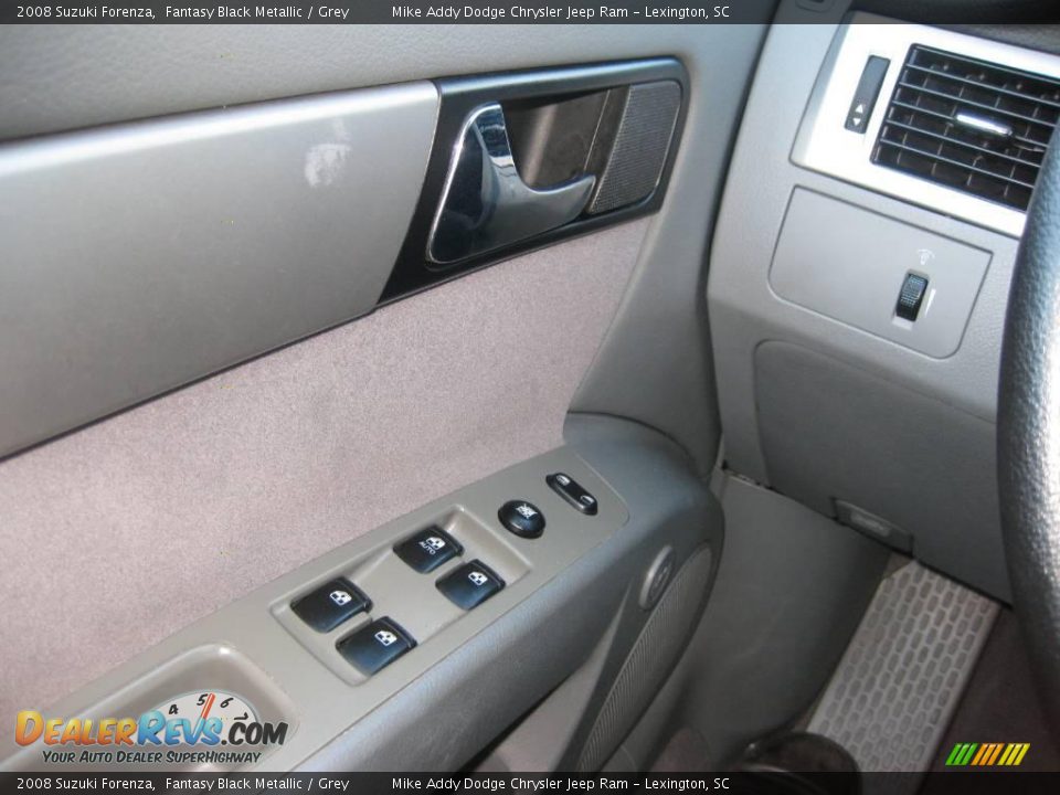 2008 Suzuki Forenza Fantasy Black Metallic / Grey Photo #18