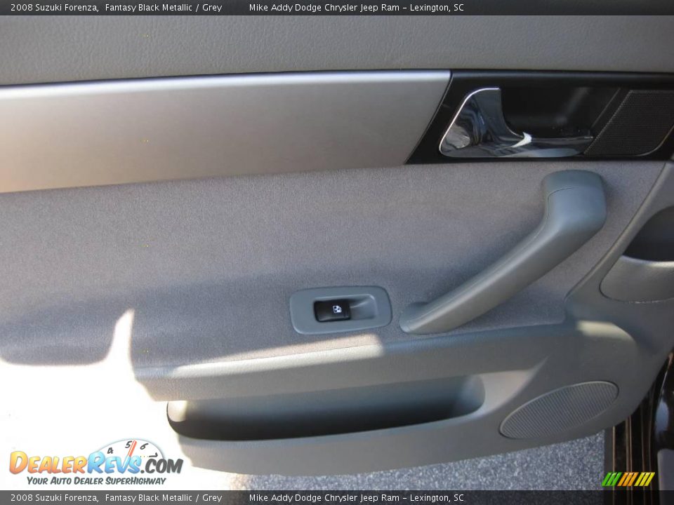 2008 Suzuki Forenza Fantasy Black Metallic / Grey Photo #22
