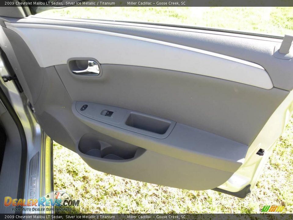 2009 Chevrolet Malibu LT Sedan Silver Ice Metallic / Titanium Photo #10
