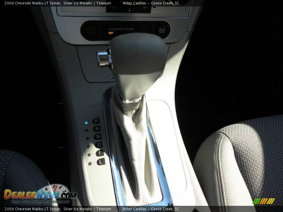 2009 Chevrolet Malibu LT Sedan Silver Ice Metallic / Titanium Photo #19