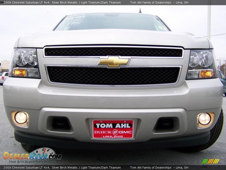 2009 Chevrolet Suburban LT 4x4 Silver Birch Metallic / Light Titanium/Dark Titanium Photo #3