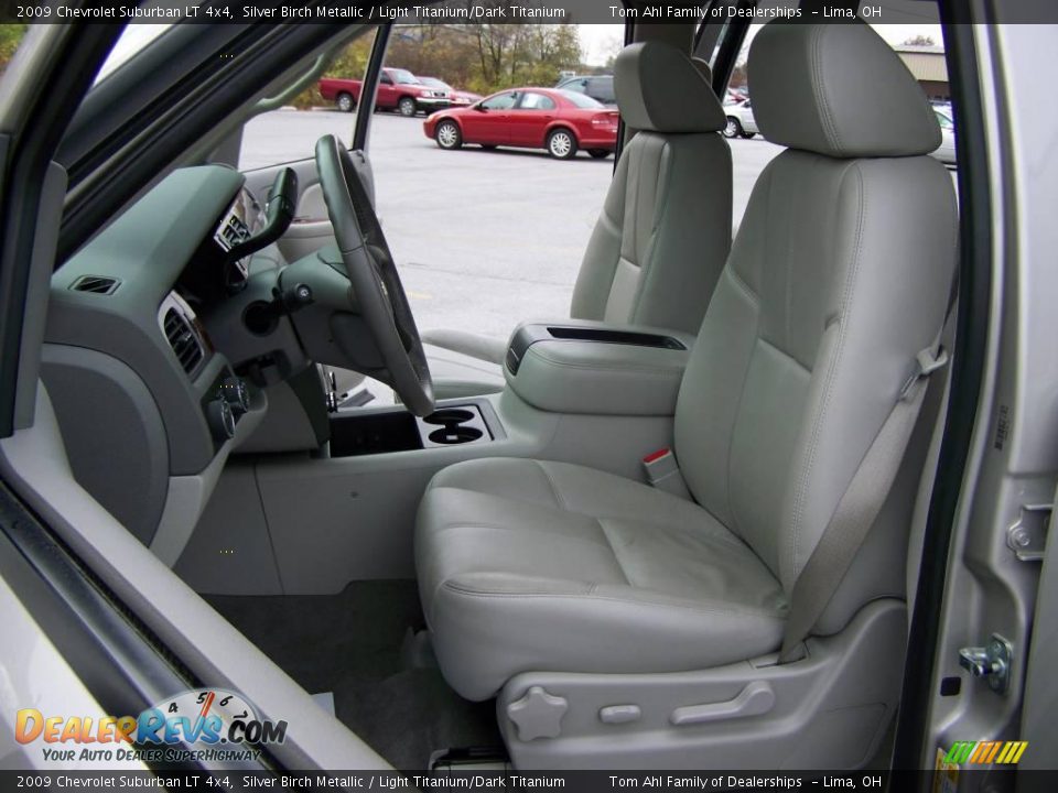 2009 Chevrolet Suburban LT 4x4 Silver Birch Metallic / Light Titanium/Dark Titanium Photo #9