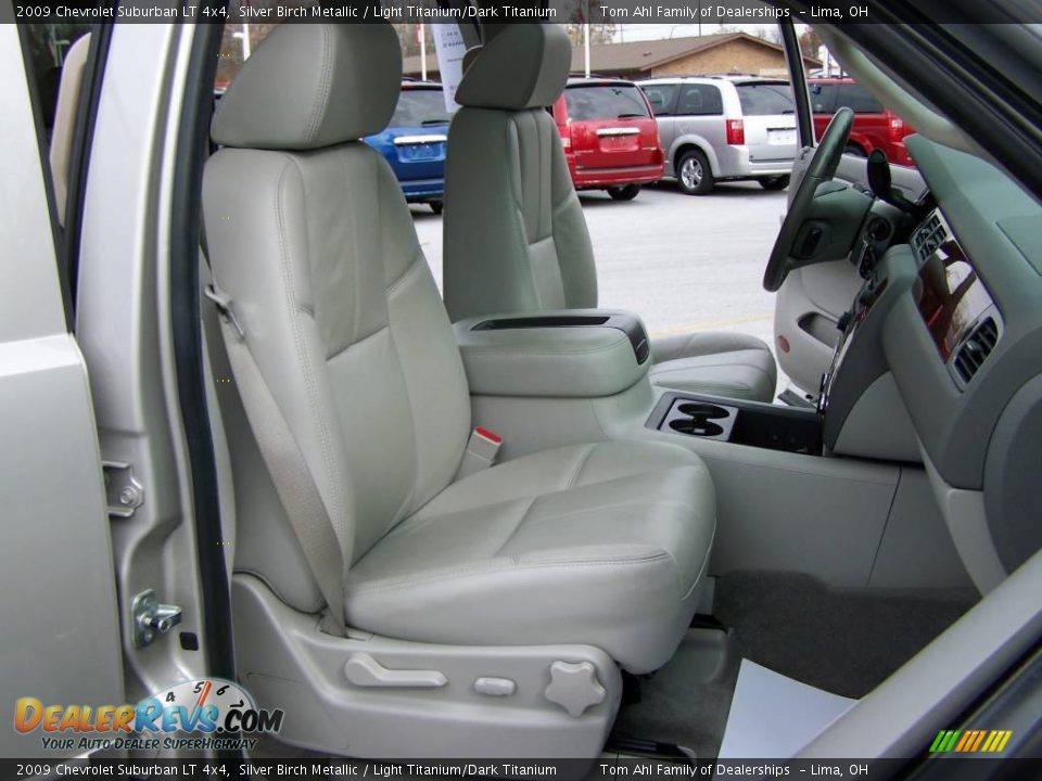 2009 Chevrolet Suburban LT 4x4 Silver Birch Metallic / Light Titanium/Dark Titanium Photo #13