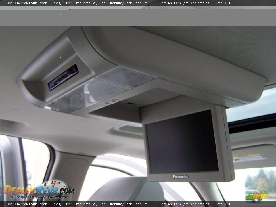 2009 Chevrolet Suburban LT 4x4 Silver Birch Metallic / Light Titanium/Dark Titanium Photo #15