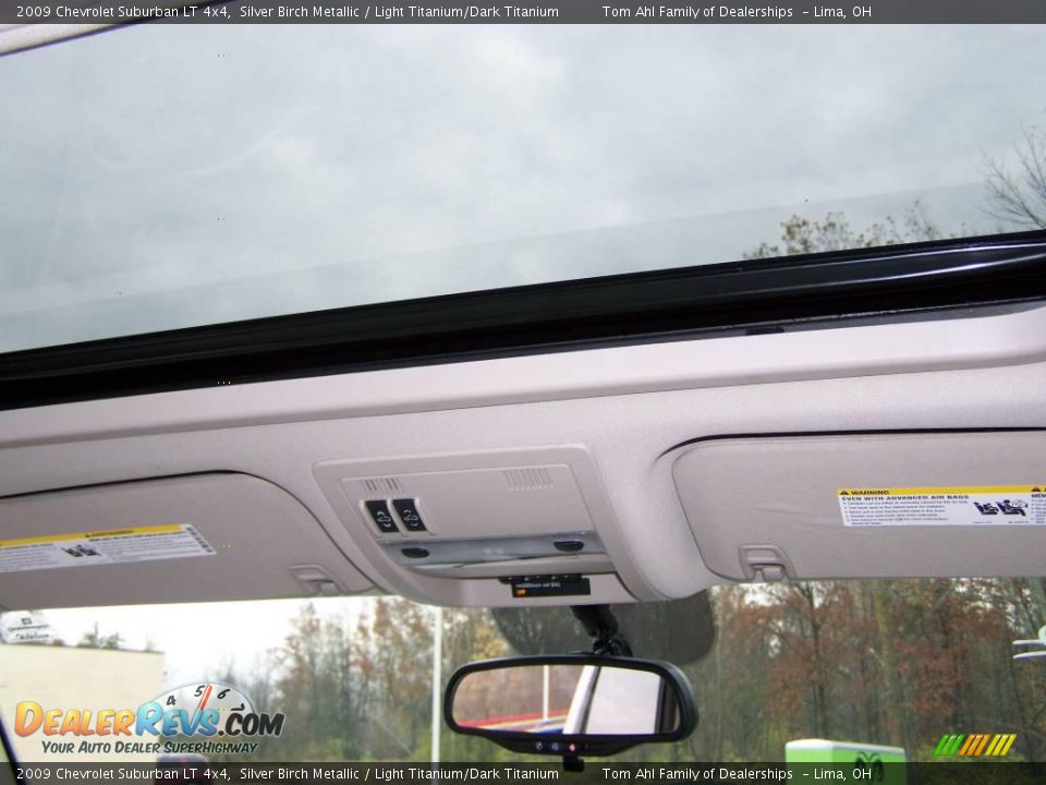 2009 Chevrolet Suburban LT 4x4 Silver Birch Metallic / Light Titanium/Dark Titanium Photo #16