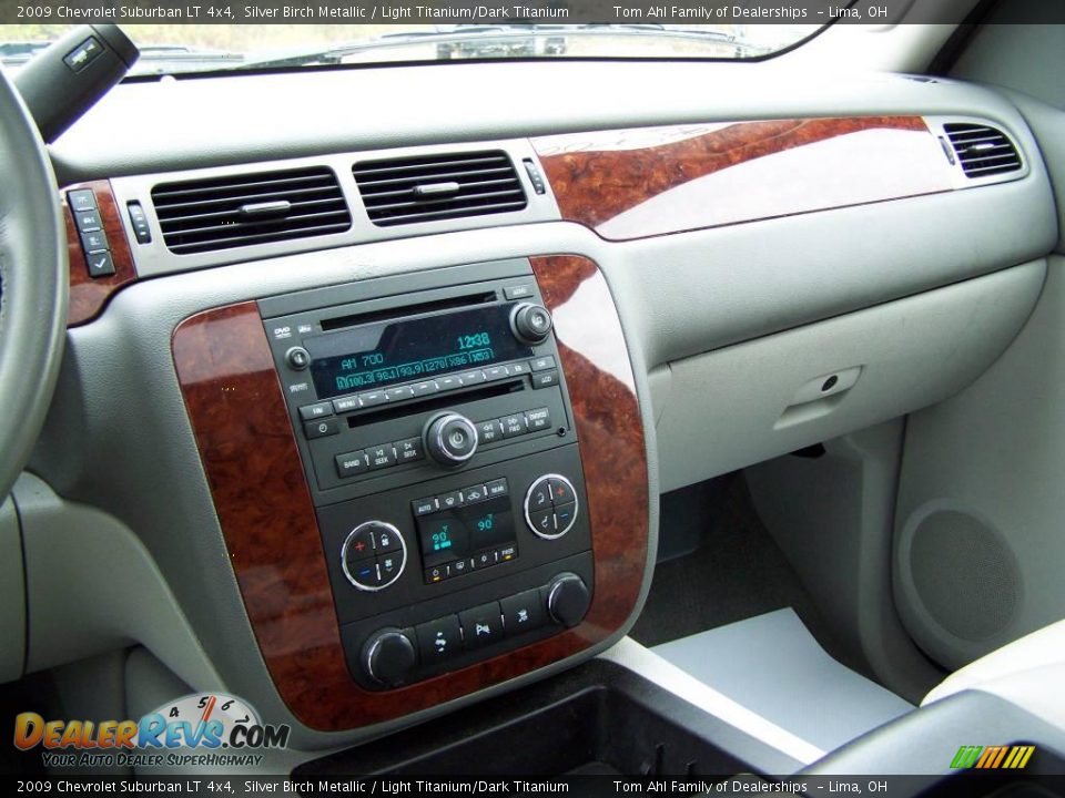 2009 Chevrolet Suburban LT 4x4 Silver Birch Metallic / Light Titanium/Dark Titanium Photo #21