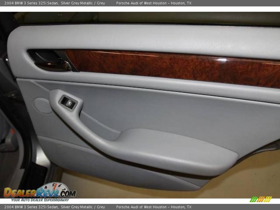 2004 BMW 3 Series 325i Sedan Silver Grey Metallic / Grey Photo #15